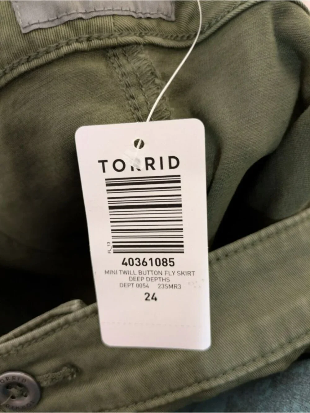 NWT Size 24 Torrid Mini Army Green Twill Button Fly Skirt